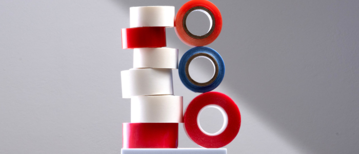 EASY RED TAPE, IL BIADESIVO PERFETTO PER PELLI SENSIBILI.